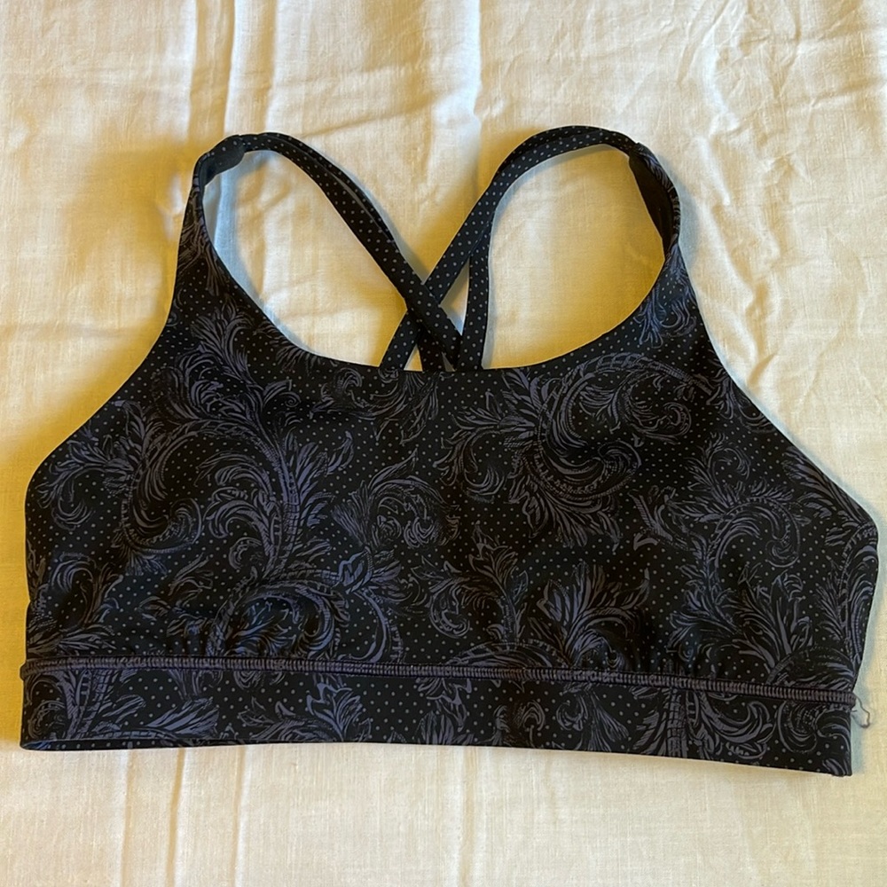 Lululemon sports bra